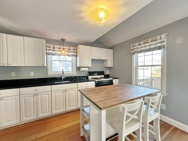 84 Sunnyridge Avenue, Fairfield, CT 06824