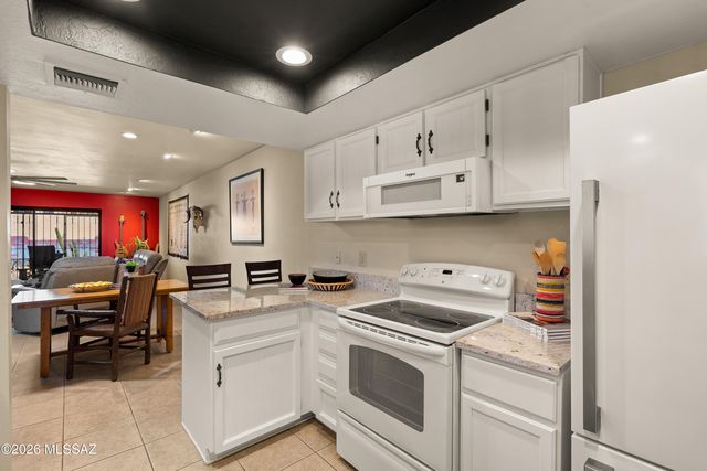 3232 W Moon Dance Way, Tucson, AZ 85741