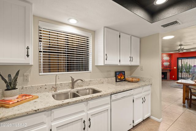 3232 W Moon Dance Way, Tucson, AZ 85741