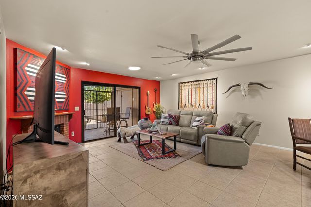 3232 W Moon Dance Way, Tucson, AZ 85741