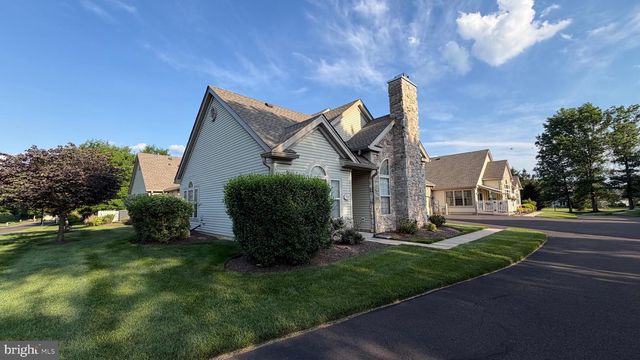25 LEGACY OAKS DR, Richboro, PA 18954