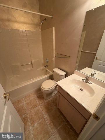 25 LEGACY OAKS DR, Richboro, PA 18954