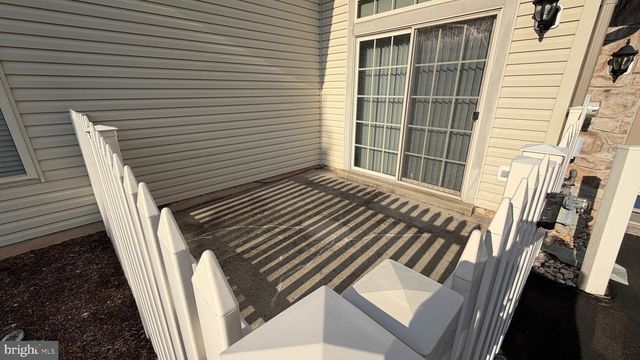 25 LEGACY OAKS DR, Richboro, PA 18954