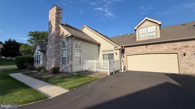 25 LEGACY OAKS DR, Richboro, PA 18954