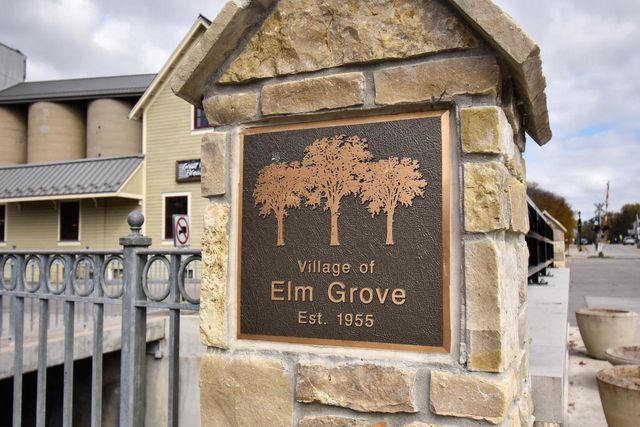 13335 Watertown Plank ROAD #309, Elm Grove, WI 53122