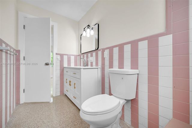 1380 W 60th Terrace, Hialeah, FL 33012