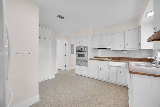 1380 W 60th Terrace, Hialeah, FL 33012