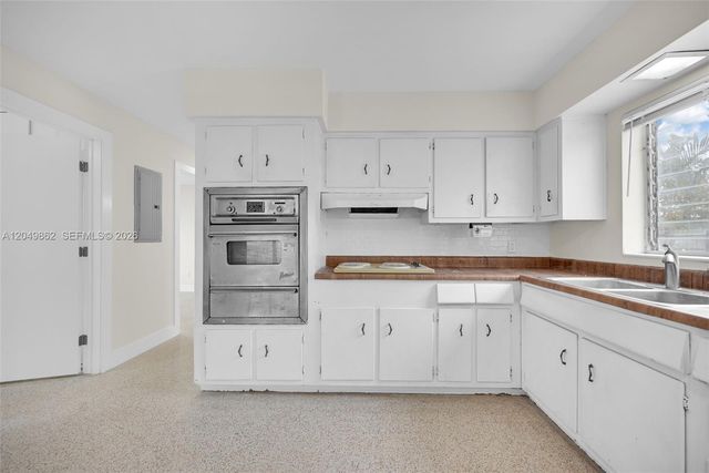 1380 W 60th Terrace, Hialeah, FL 33012