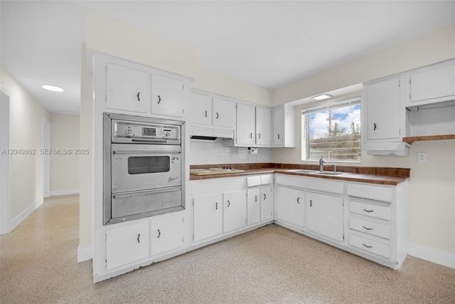 1380 W 60th Terrace, Hialeah, FL 33012