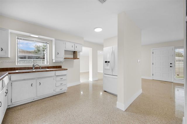1380 W 60th Terrace, Hialeah, FL 33012
