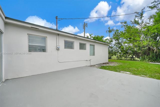 1380 W 60th Terrace, Hialeah, FL 33012