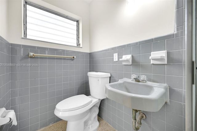 1380 W 60th Terrace, Hialeah, FL 33012