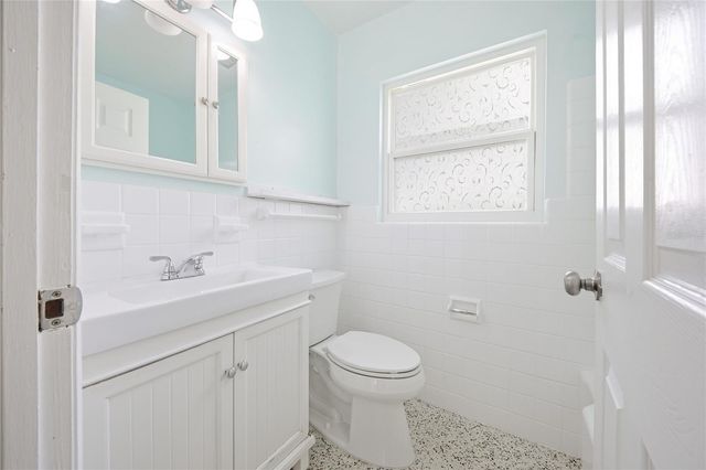 9708 FOREST HILLS DRIVE, Tampa, FL 33612