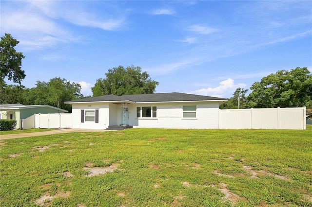 9708 FOREST HILLS DRIVE, Tampa, FL 33612