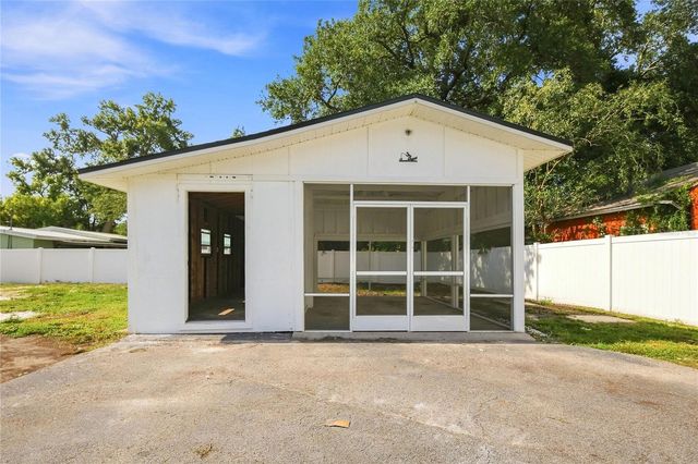 9708 FOREST HILLS DRIVE, Tampa, FL 33612