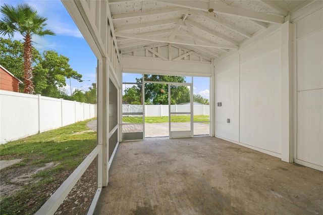9708 FOREST HILLS DRIVE, Tampa, FL 33612