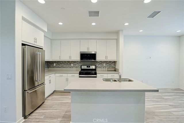4260 Powell 110, Corona, CA 92883