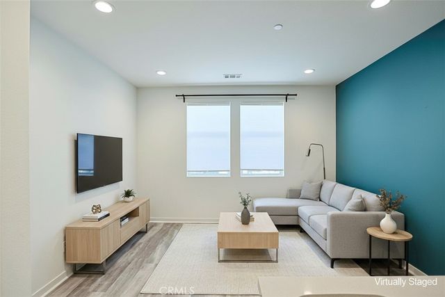 4260 Powell 110, Corona, CA 92883