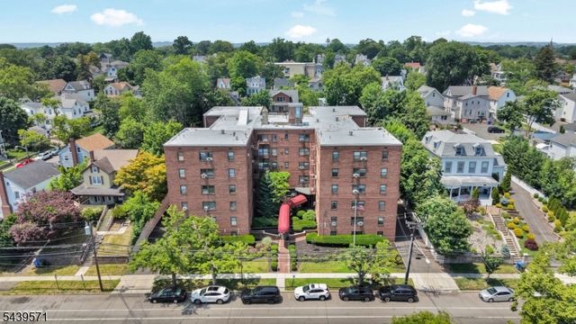 130 Orient Way 4E, Rutherford Boro, NJ 07070