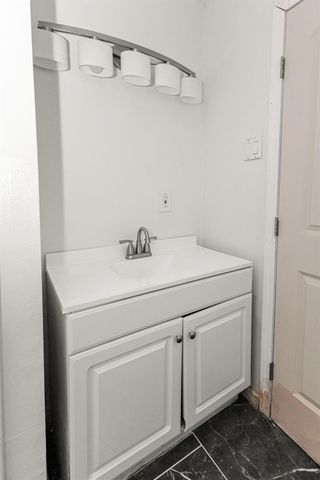 1124 Lakewood Ave, Modesto, CA 95355