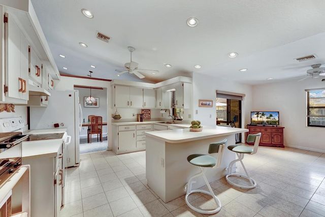 1059 Wynndale Way, Lantana, FL 33462