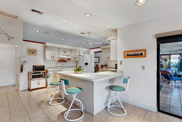 1059 Wynndale Way, Lantana, FL 33462