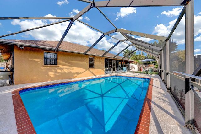 1059 Wynndale Way, Lantana, FL 33462