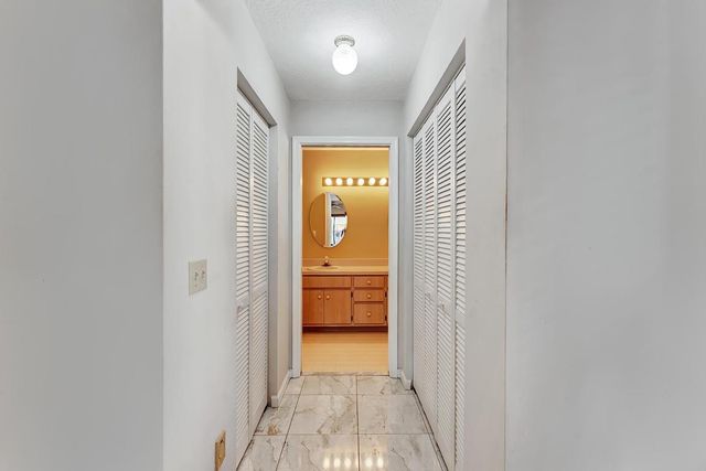 1059 Wynndale Way, Lantana, FL 33462