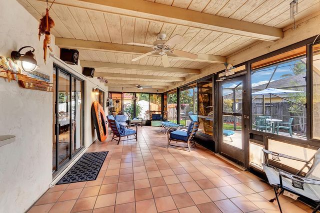 1059 Wynndale Way, Lantana, FL 33462