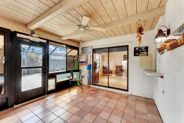 1059 Wynndale Way, Lantana, FL 33462