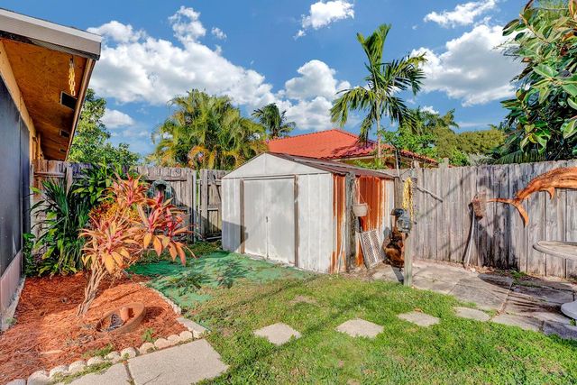 1059 Wynndale Way, Lantana, FL 33462