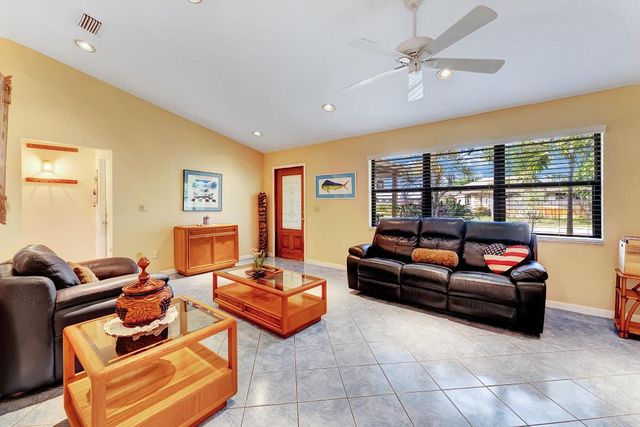 1059 Wynndale Way, Lantana, FL 33462