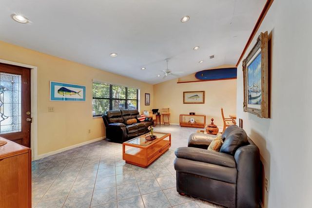 1059 Wynndale Way, Lantana, FL 33462