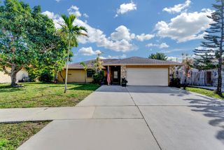 1059 Wynndale Way, Lantana, FL 33462