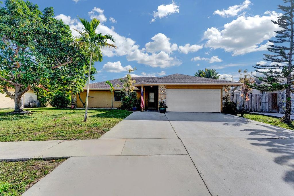 1059 Wynndale Way, Lantana, FL 33462