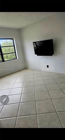 4311 Crystal Lake Dr 321 321, Deerfield Beach, FL 33064