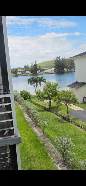 4311 Crystal Lake Dr 321 321, Deerfield Beach, FL 33064