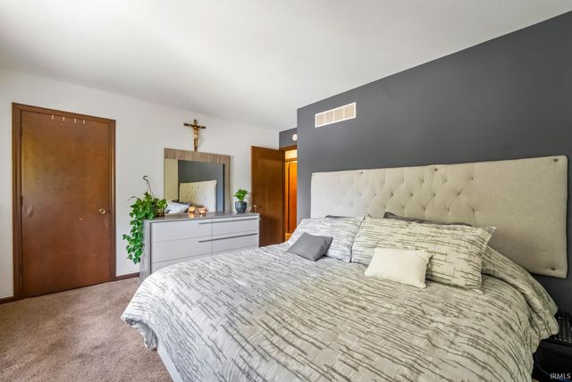 110 Holaway Court, Goshen, IN 46526