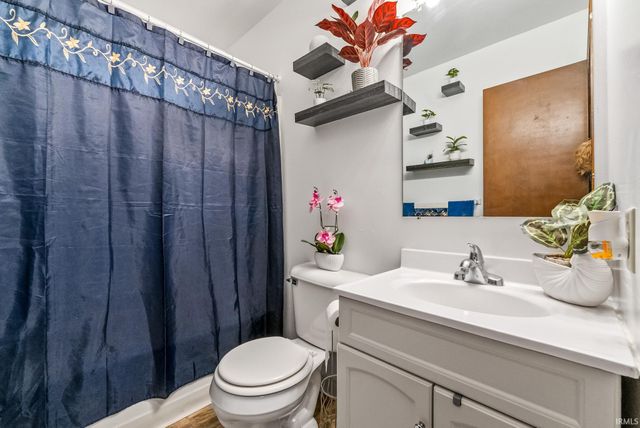 110 Holaway Court, Goshen, IN 46526