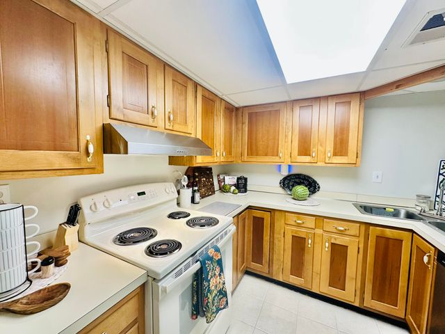 1618 Camellia Drive D2, Munster, IN 46321