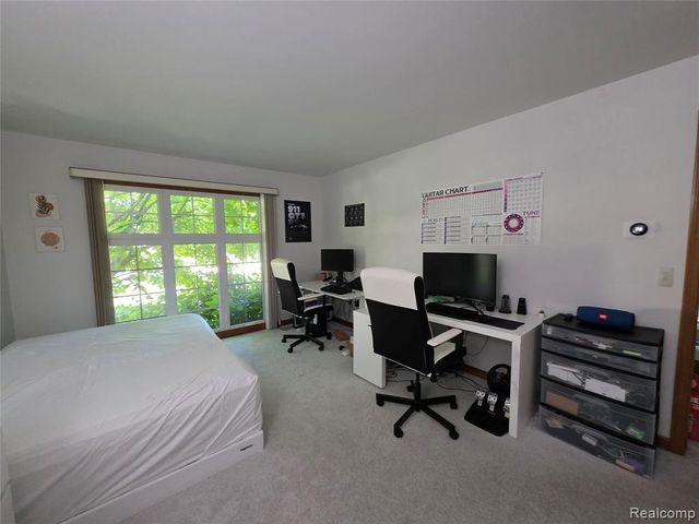 1152 Congress Drive, Troy, MI 48085