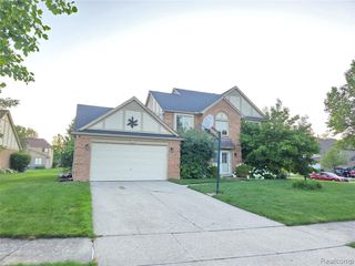 1152 Congress Drive, Troy, MI 48085