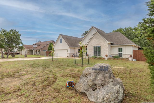 1516 KINGS RANCH RD, Bandera, TX 78003