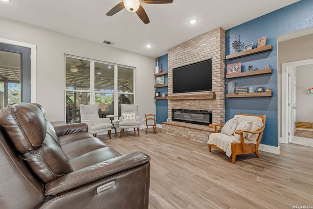 1516 KINGS RANCH RD, Bandera, TX 78003