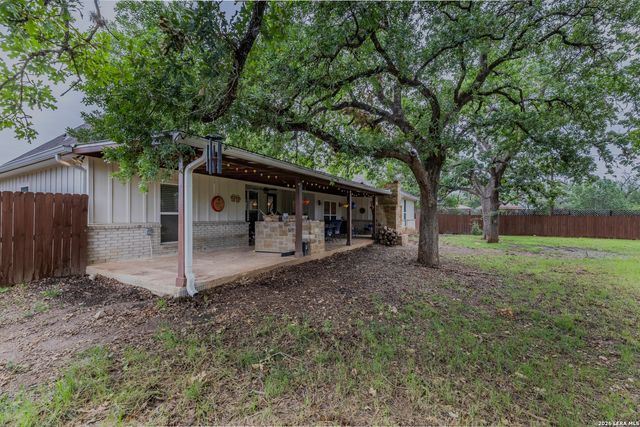 1516 KINGS RANCH RD, Bandera, TX 78003