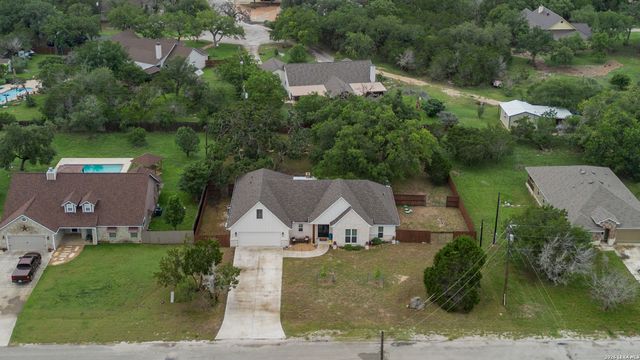1516 KINGS RANCH RD, Bandera, TX 78003