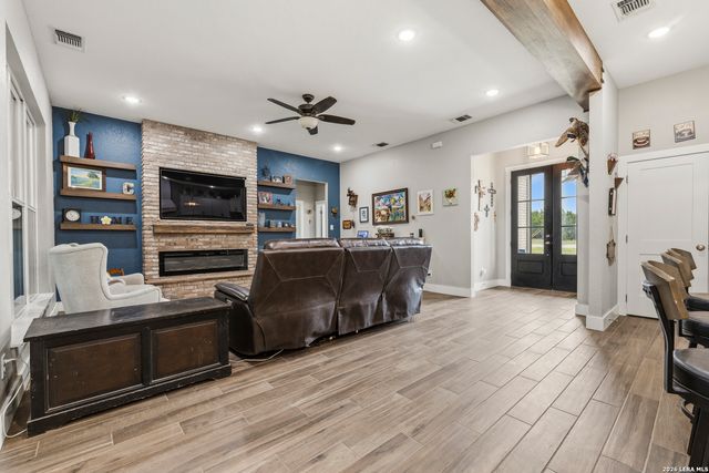 1516 KINGS RANCH RD, Bandera, TX 78003