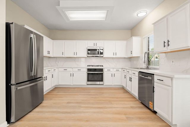 3234 Vanity Drive, Pearland, TX 77584