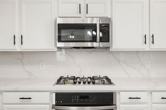 3234 Vanity Drive, Pearland, TX 77584