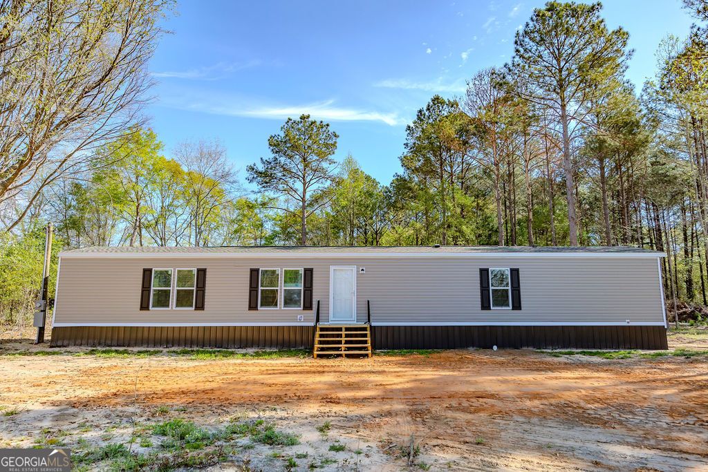 226 Mullis Street, Dexter, GA 31019